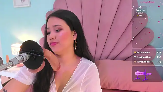 emma_clarke_'s cam snapshot