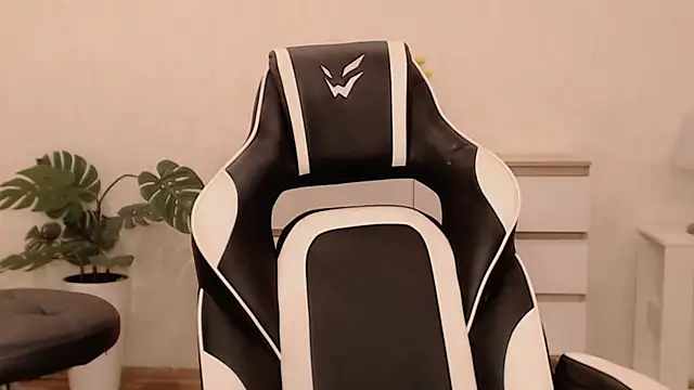 Lola_Richie's cam snapshot