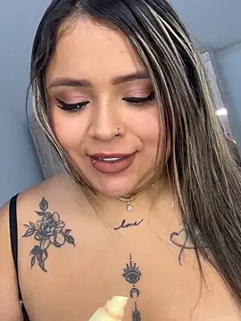 ashley-swift-'s cam snapshot