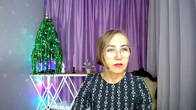 queen_a_n_i's cam snapshot