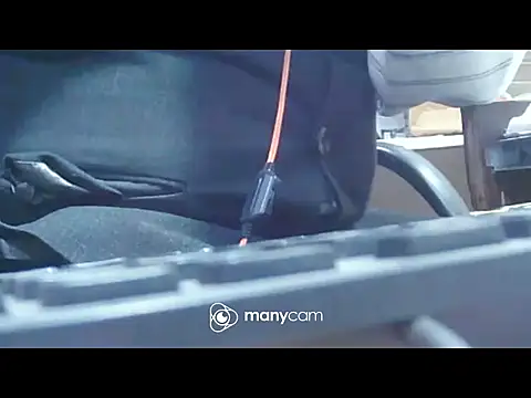 pussyrider1-4u's cam snapshot