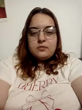 SpicyEmily_XX's cam snapshot