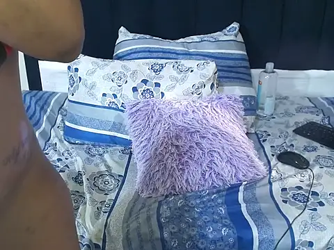 GoldenBigAssCurvy's cam snapshot