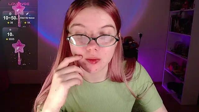 Strawberry_juli's cam snapshot