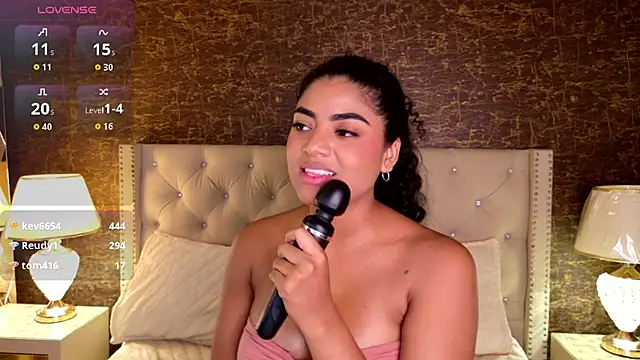 Carly_Monroe_'s cam snapshot