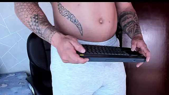 Cristian_Walker's cam snapshot