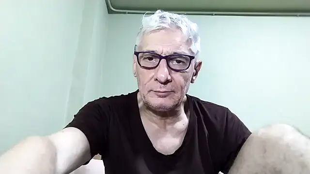 BIGUNCUTHARDCOCK live sex cam