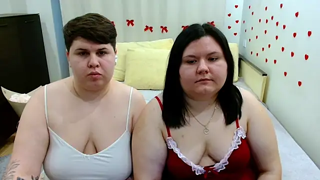 BeckyAndHellen live sex cam