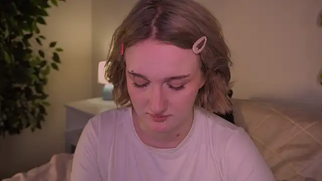 ELLIEJAY's cam snapshot