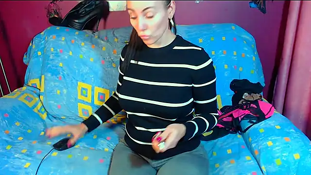 milflovelyxxx's cam snapshot