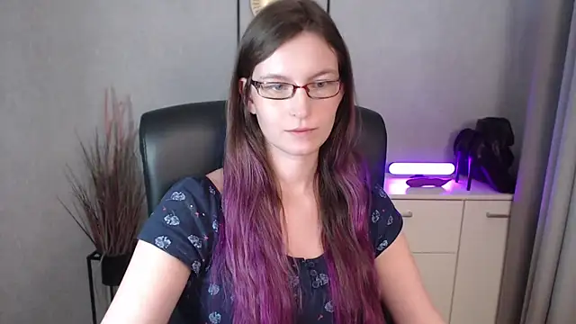 emmaxDelight's cam snapshot