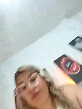 AlexxiaaMat's cam snapshot