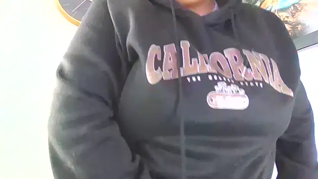 Hailey_Curvy's cam snapshot