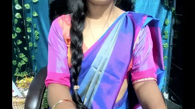 Forever_Love2025's cam snapshot