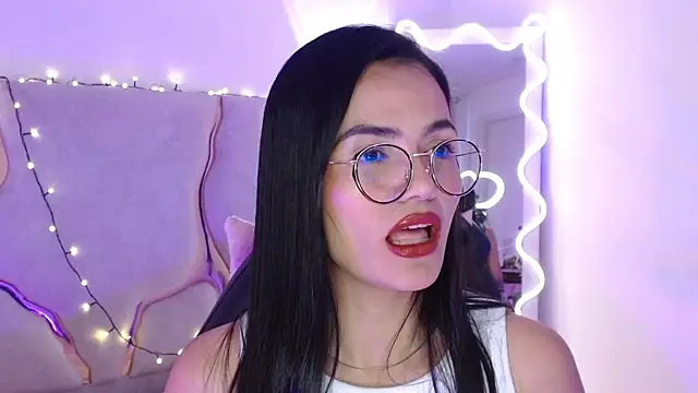 Rosalind_tay's cam snapshot