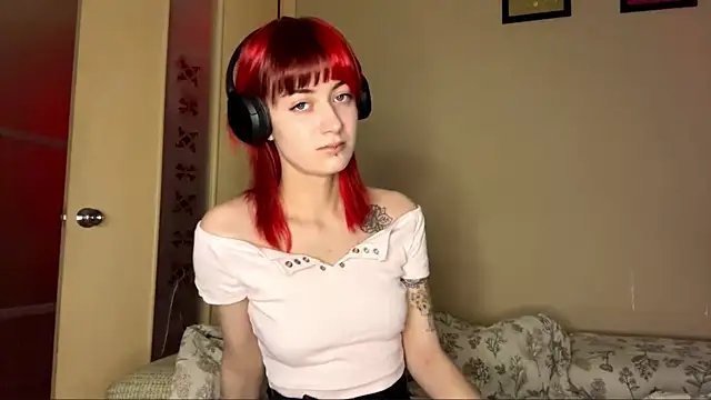 EmilySkyline's cam snapshot