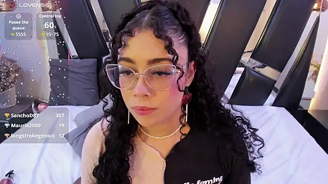 antonelllepiercee's cam snapshot