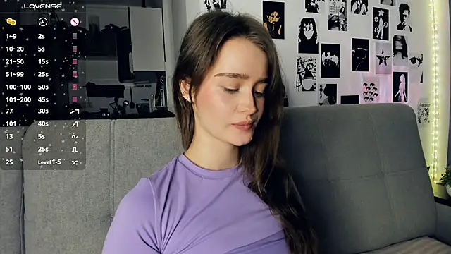 lovelyalivia's cam snapshot