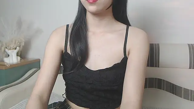 SuziiLove live sex cam