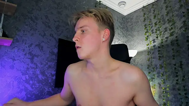 AlexxSweet live sex cam