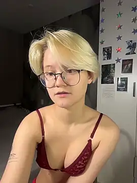 LunaDoreann's cam snapshot