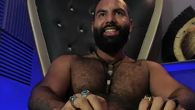 BeardAndrew live sex cam