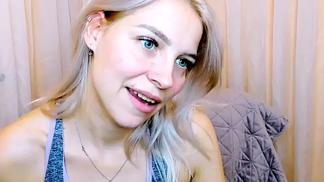 FoxyKathryn's cam snapshot