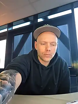 BeYourToy's cam snapshot