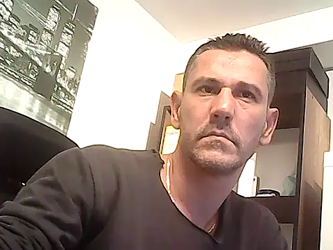 mastercharisma35's cam snapshot