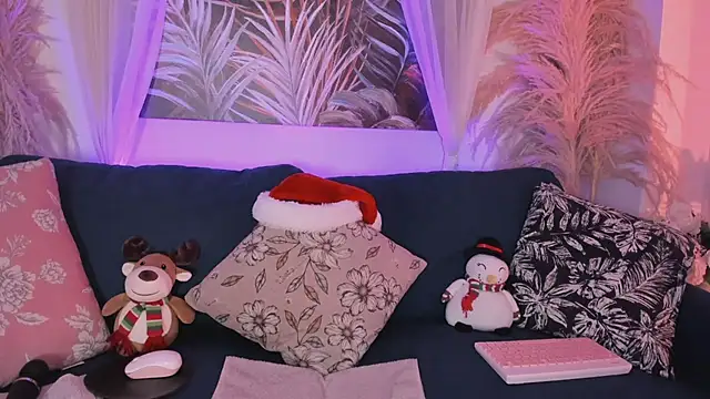 Nicolle_W's cam snapshot