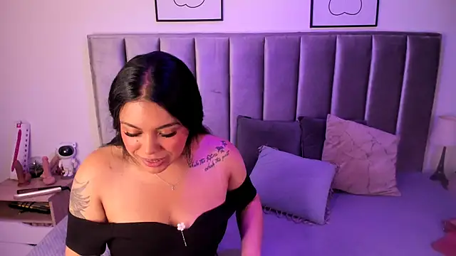 Kyra_Right's cam snapshot