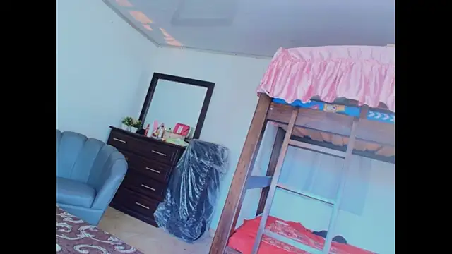 GiannaRoberts's cam snapshot