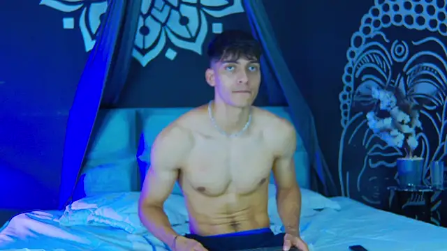 AlessioVitale's cam snapshot