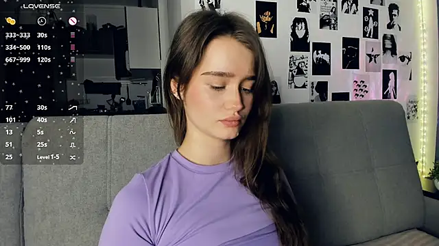 lovelyalivia's cam snapshot