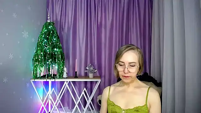 queen_a_n_i's cam snapshot