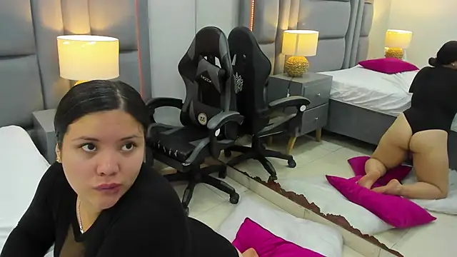 NahiaMonet's cam snapshot