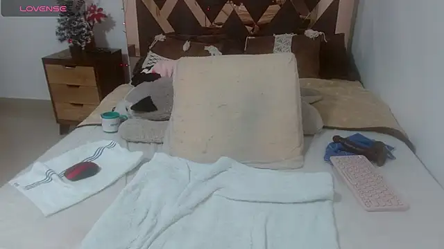 lindaesmeralda's cam snapshot