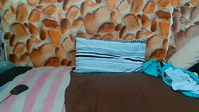 AfricanBigAssxx98's cam snapshot