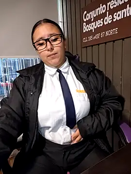 Cute_Penelope's cam snapshot