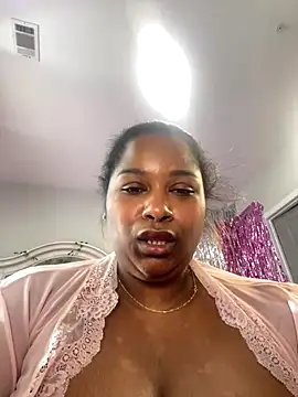 BigFineSelena's cam snapshot