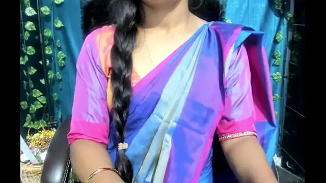 Forever_Love2025's cam snapshot