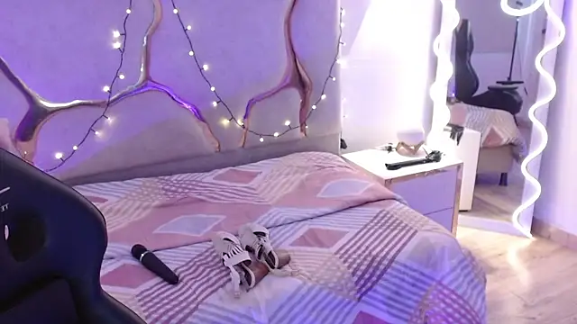 Rosalind_tay's cam snapshot