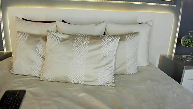 IvyEllis live sex cam