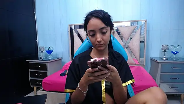 emma_candy20's cam snapshot