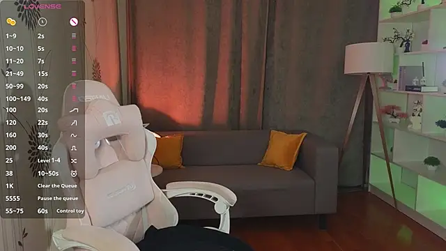 Lovella_Lips's cam snapshot