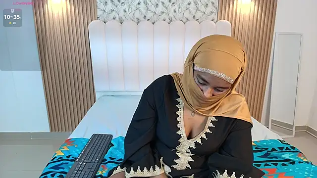 Lina_arabiann's cam snapshot