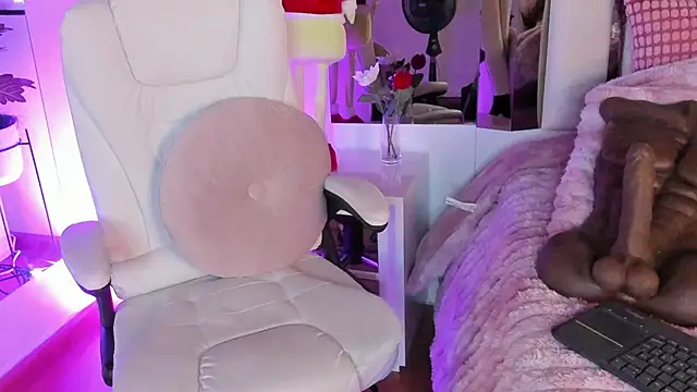 Cloee_Rainbow1's cam snapshot