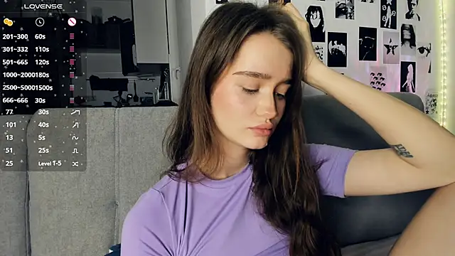 lovelyalivia's cam snapshot