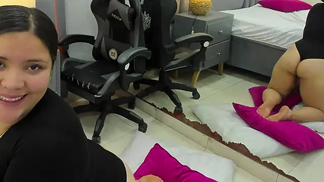 NahiaMonet's cam snapshot