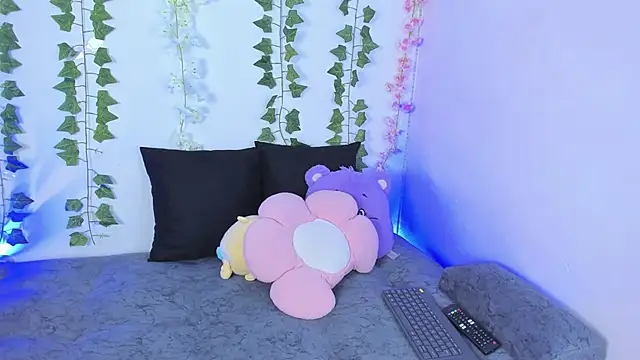 LucieAngels's cam snapshot